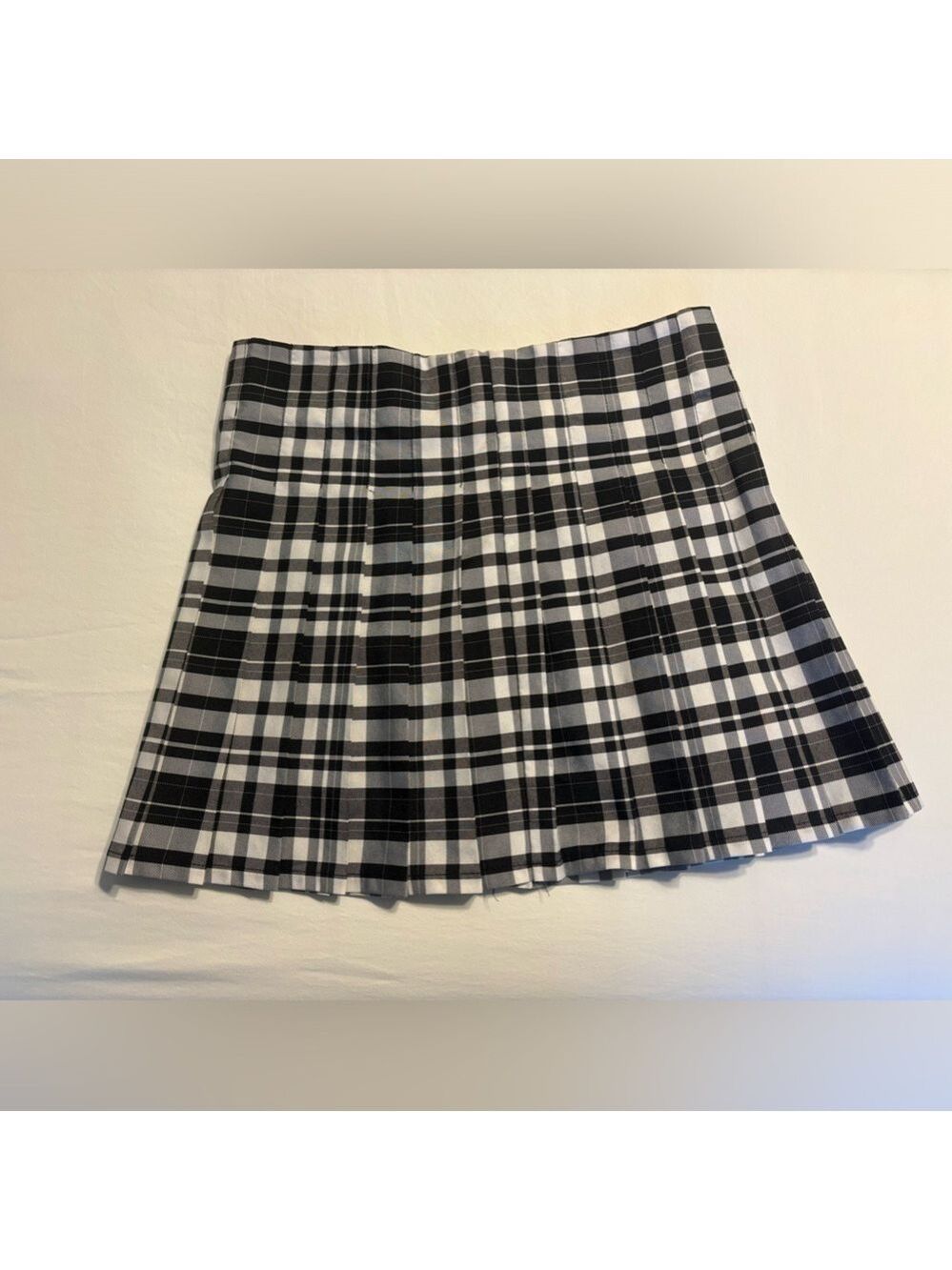 No Boundaries Black and White Pleated Skirt Side Invisible Zipper Sz 11-13 L